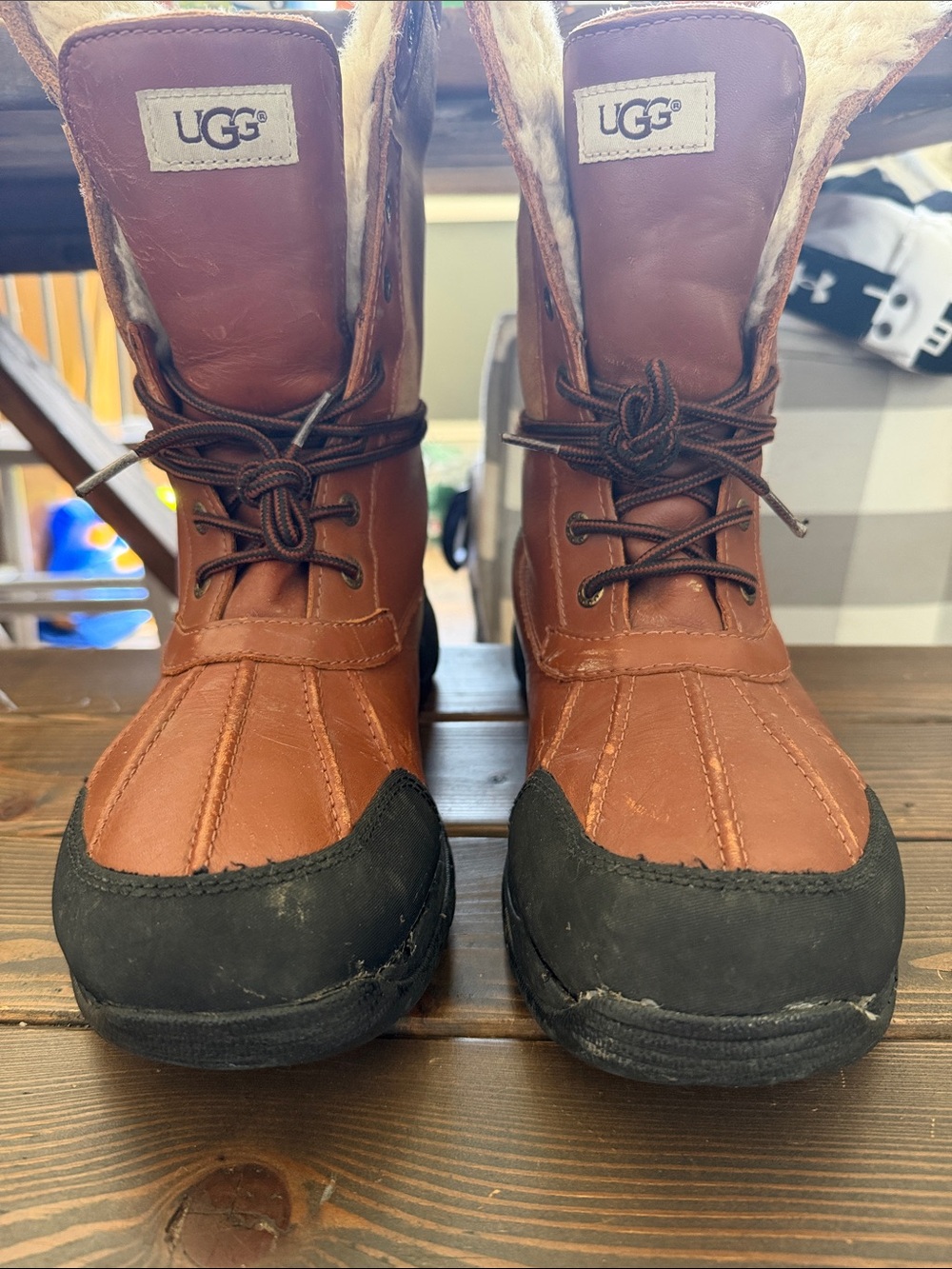 UGG Men's Butte Brown Leather Lace-Up Snow Boots with Black Rubber Toe
